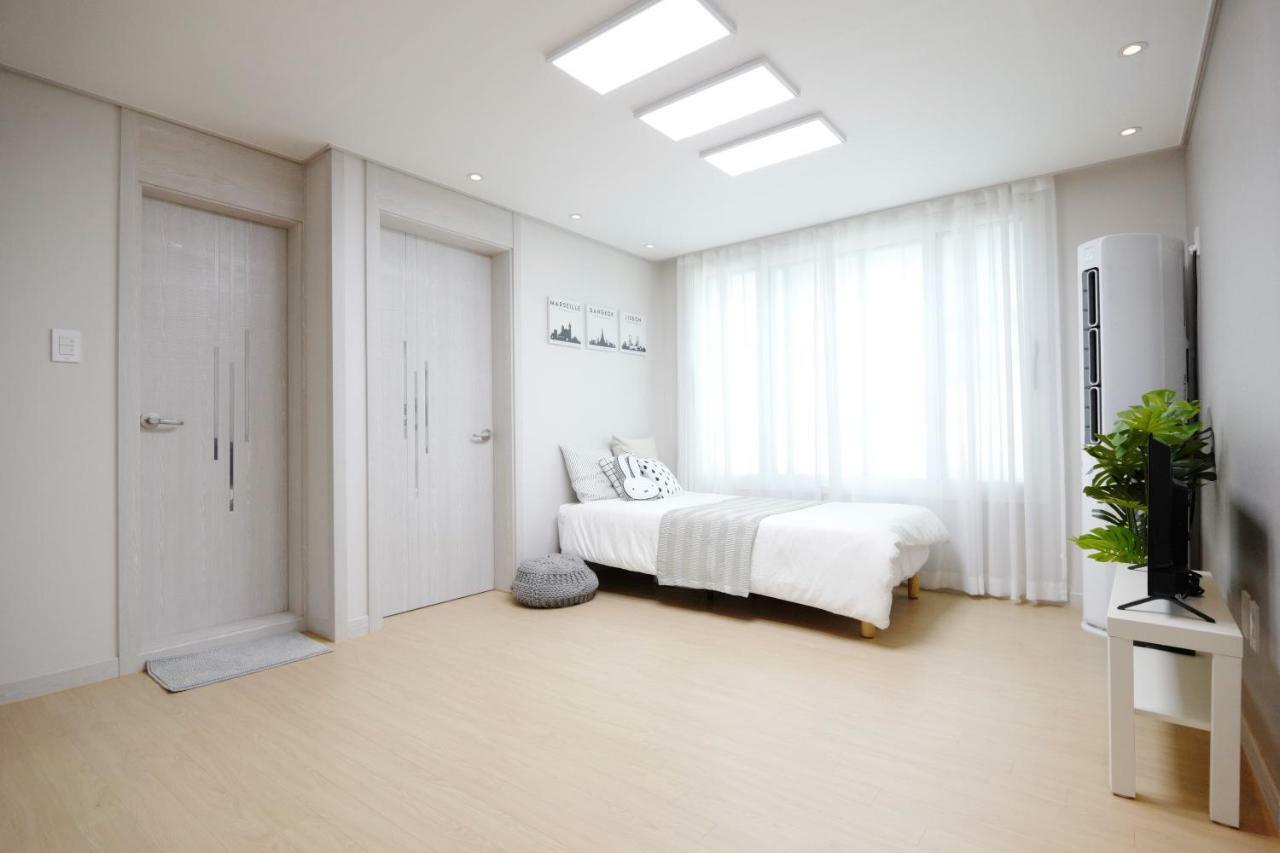 Apartment H House Yeonnam