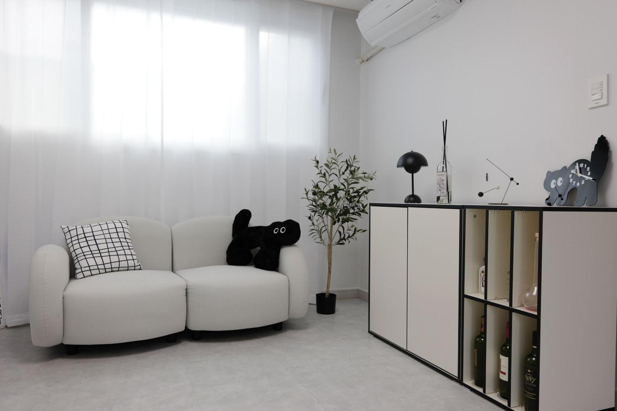 H House Yeonnam Apartment *
