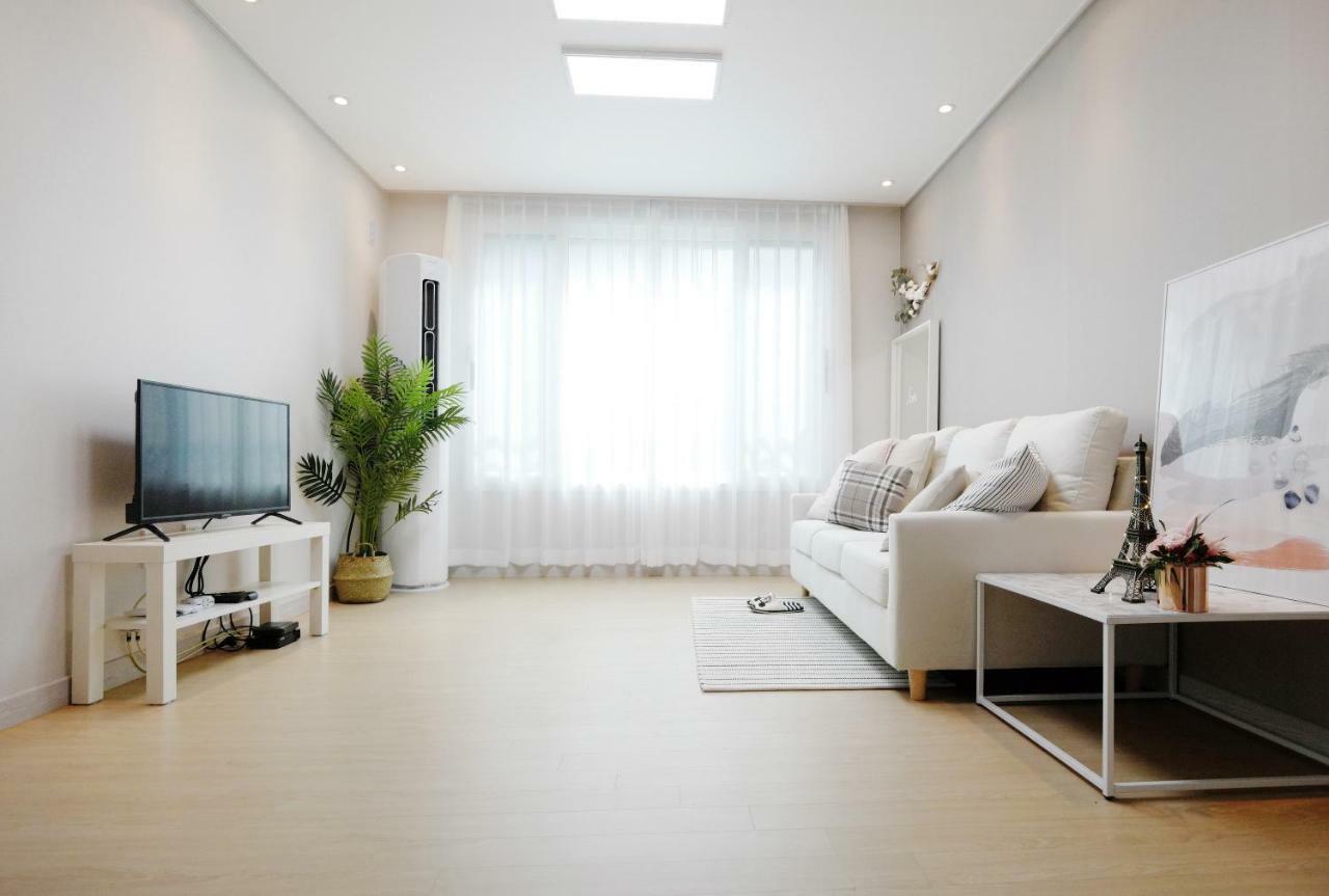 Apartment H House Yeonnam Seoul